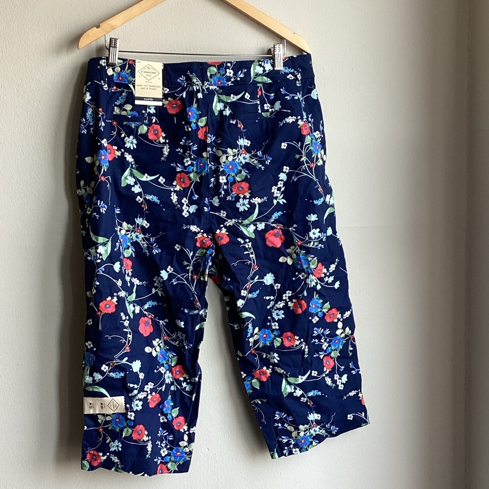 St. John's Bay Navy Floral Capri Shorts - Picture 6 of 8